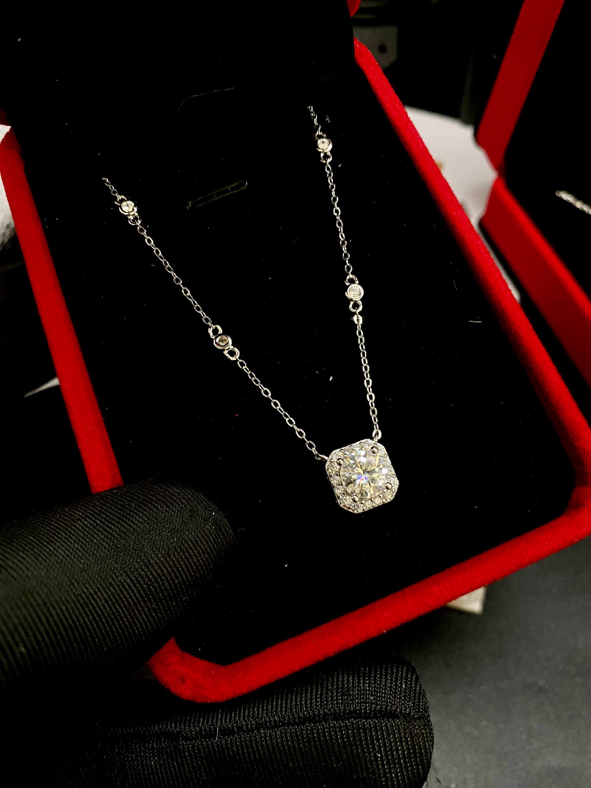 VVS Moissanite Diamond Female Necklace (Perfect Shape)